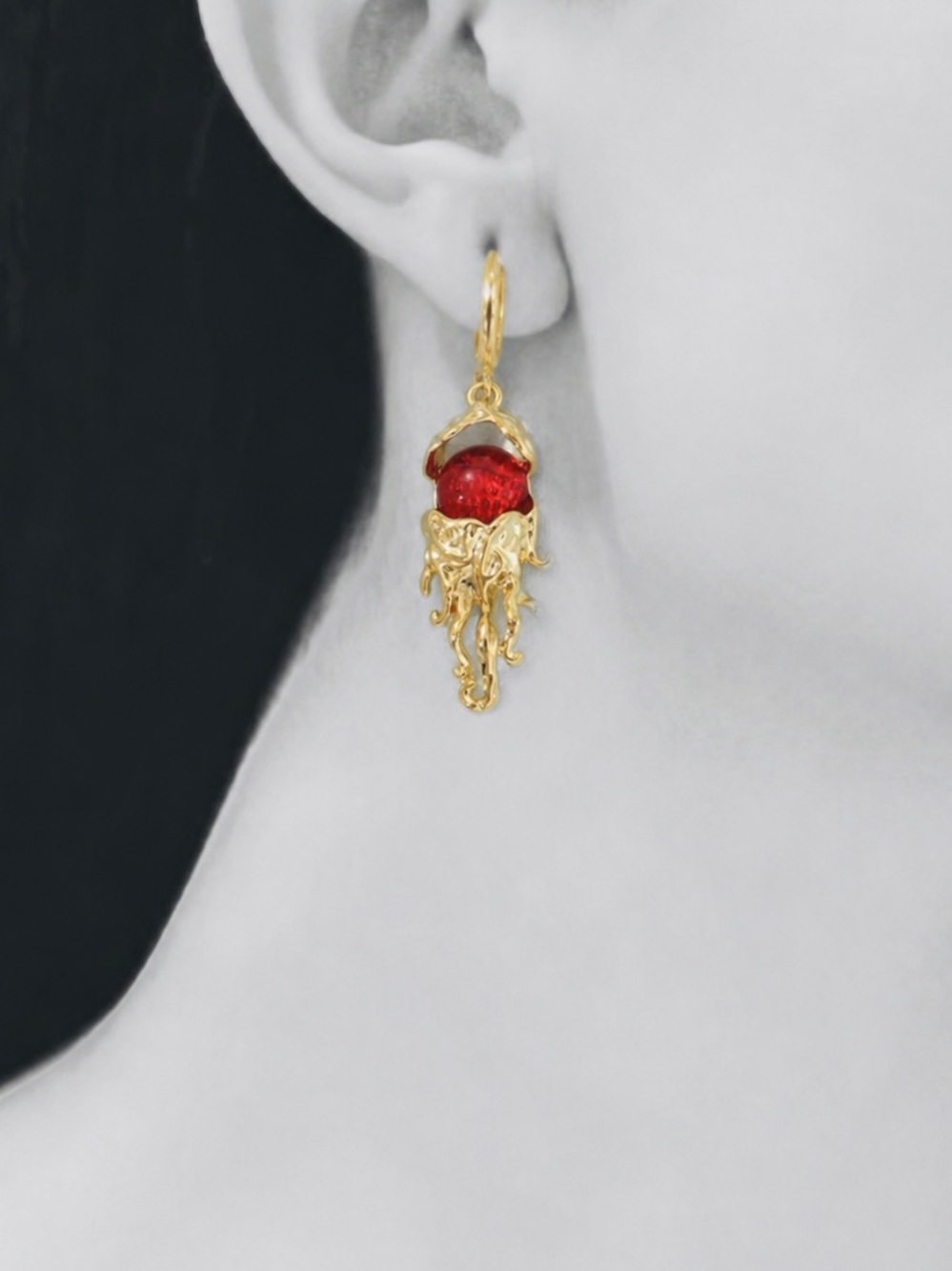 “Murano Glass Octopus” Red Scaly Eye Tiered Tentacle Sea Creature Oddity Earring - Picture 4 of 5